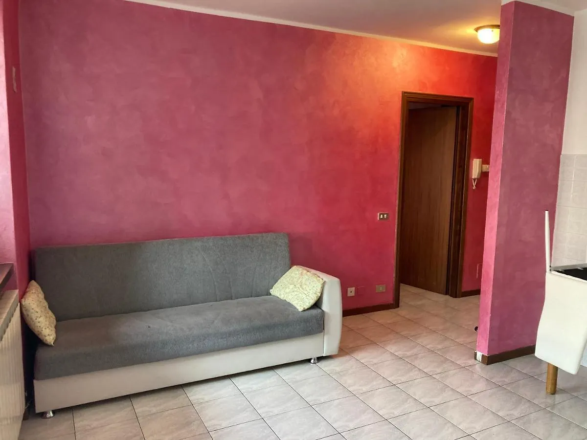 Viola Apartment Brusaporto 0*,
