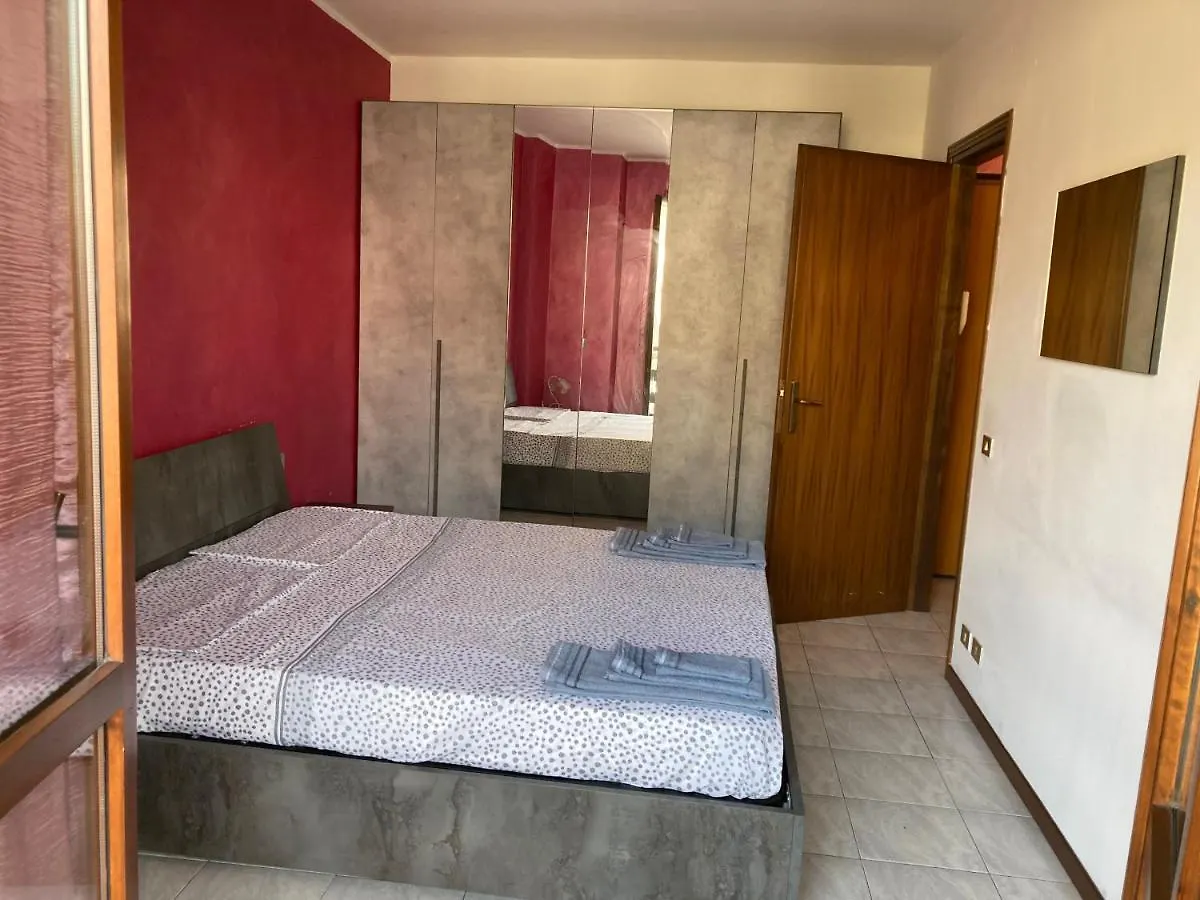Viola Apartment Brusaporto 0*,  Italy